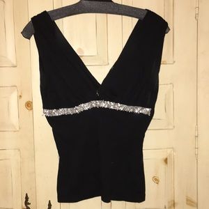 Black v-neck tank
